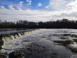 Kuldīga: Selbstgeführter Audiowalk durch Wasser und Fachwerk