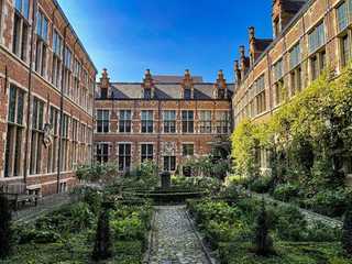 Antwerp: Self-Guided Audio Walk Through Art and Old Town