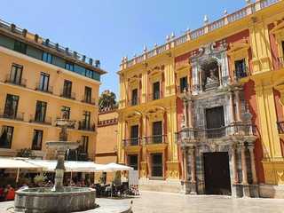 Málaga: Self-Guided Audio Walk Through Old Town Treasures