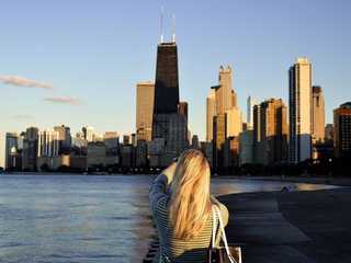 Urban Chicago: Walking Along the Iconic Historic Sites and Stunning Skyline
