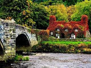 Llanrwst: Walk with Locals Through the Charming Welsh Market Town