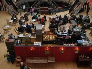 Leeds: Self-Guided Audio Walk Through Civic Grandeur and Arcades
