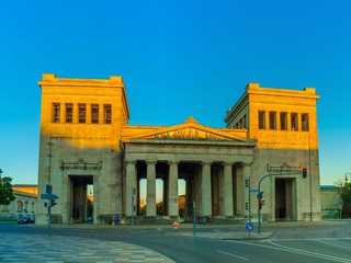 Munich: Audio Tour of Konigsplatz Area