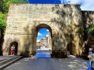 Granada: Paseo autoguiado por la huella imperial y nazarí