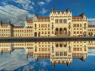 Budapest: Self-Guided Audio Walk Through Grand Boulevards and Buda