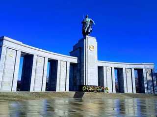 Berlin: Self-Guided Audio Walk Through a City of Memory