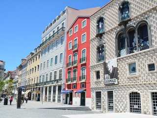 Lisbon: Self-Guided Audio Walk Through Chiado and Alfama