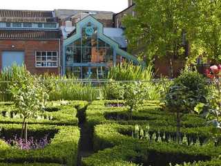 Hull: Self-Guided Audio Walk Through History and Waterfront Life