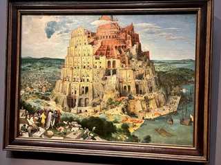 Vienna: Weltmuseum Wien Heldenplatz Ticket & Landmarks Audio Tour