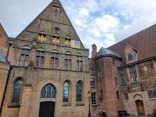 Brugge: Saint John's Hospital Ticket & City Walk Audio Tour