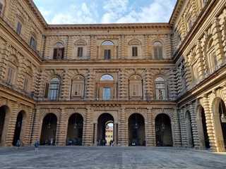 Florence: Pitti Palace, Boboli & Bardini Gardens Ticket & Sightseeing Audio Tour