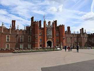 London: Hampton Court Entry