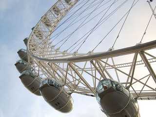 London Eye Self-Guided Audio Tour with a City Walk (Without a Ticket)