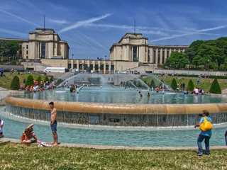 Paris: Aquarium Ticket and a Self-Guided Audio Walk Through the City