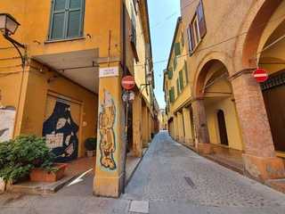 Bologna: Architectural Marvels Audio Tour