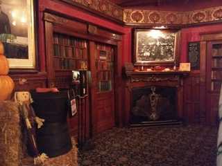 Los Angeles: Haunted Hollywood Legends Audio Tour