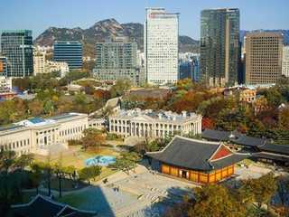 Seoul: From Deoksugung Palace to Gwanghwamun Square