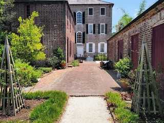 Charleston's Historic Walking Journey