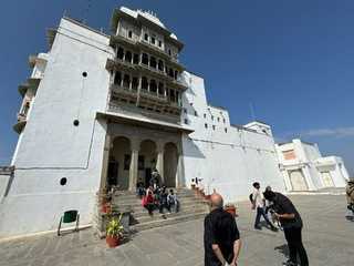 Udaipur's Treasures: Tiger Lake & City Landmarks Walk