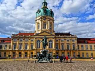 Schloss Charlottenburg & Gärten: Enthüllen Sie die Geschichte des preußischen Königshauses