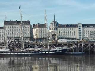 Nantes : Les secrets du port en Navibus, un Audio Tour avec Fred Le Corsaire...