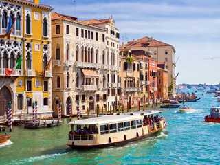Venice Grand Canal Vaporetto Tour with Ticket: Top Attractions by Water Bus