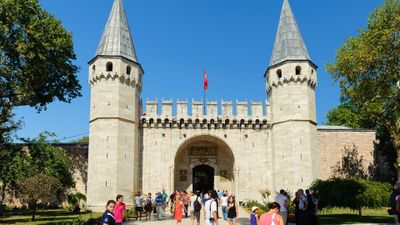 Istanbul: Topkapi Palace Detective Adventure Audio Tour