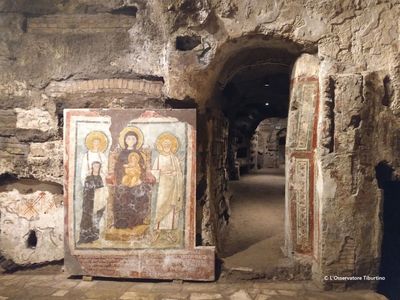 Rome: Walking City Tour & Catacombs of Saint Callixtus Entry Ticket