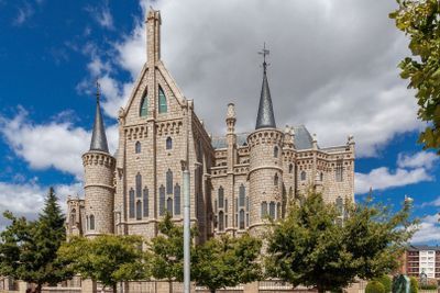 La obra maestra de Gaudí: Astorga Episcopal Palace Ticket & In-App Audio Tour