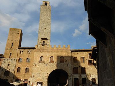 San Gimignano: Towers of the Past Audio Tour - photo 2