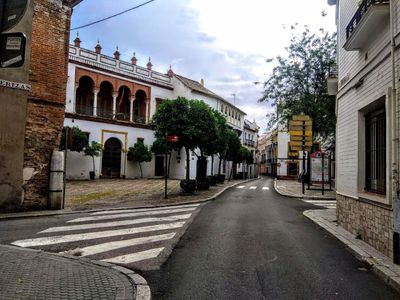 Sevilla: Royal Alcazar Ticket & City Walk Audio Tour