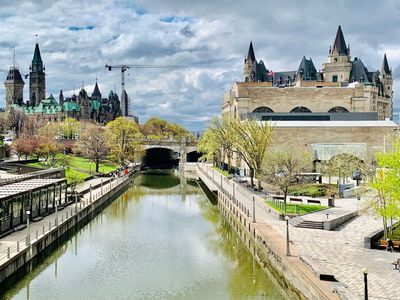 Ottawa: Enchanted Gems Audio Tour