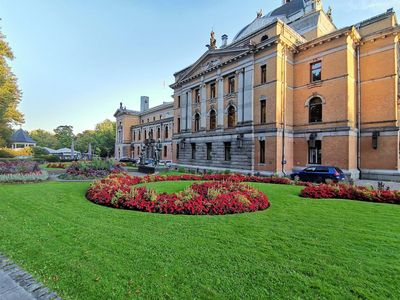 Oslo: Central Charms & Lore Audio Tour - photo 2