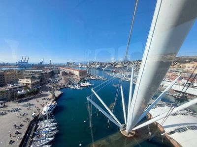 Genoa: Piazzas & Sea Legends Audio Tour