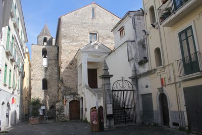 Salerno's Enchanting Walk: Hidden Gems & Historic Sights