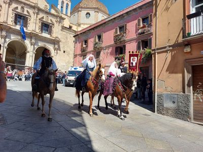 Cagliari: Epochs & Elegance Audio Tour