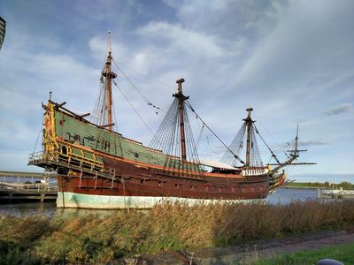 Lelystad: Batavialand Ticket & Maritime Heritage Audio Tour