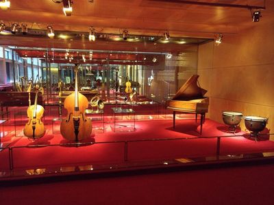 Barcelona Walking Tour with Casa Vicens Ticket