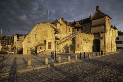 Honfleur: Self-Guided Audio Walk Through Harbor Light and Art - photo 2