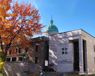 Montreal: Musée des Hospitalières Ticket & a City Walk Audio Tour
