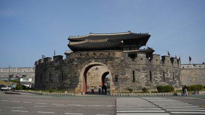 Suwon with a Local: Hwaseong Fortress and Beyond