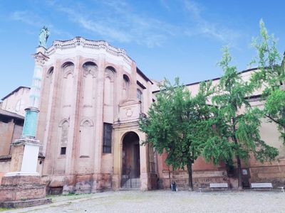 Bologna: Architectural Marvels Audio Tour - photo 2
