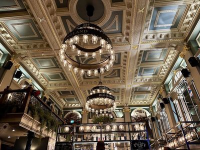 Discover Historic London Pubs: A Self-Guided Audio Tour