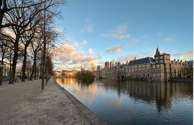 The Hague's Journey Through Time: A Walking Tour