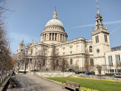 Explore Magical London: A Self-Guided Audio Tour