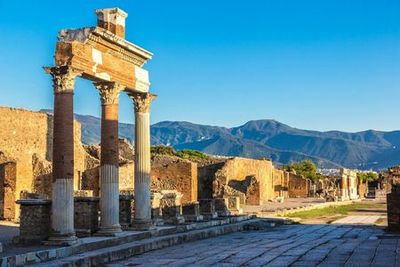 Pompeii & Vesuvius: Skip The Line Ticket + Roundtrip from Naples Port - photo 4