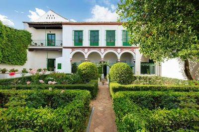 Bucarelli Palace: Full Entry - photo 4