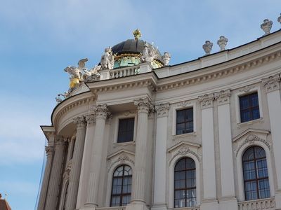 Vienna: Imperial Treasury Ticket & City Sights Audio Tour - photo 3