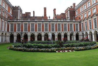 London: Hampton Court Entry - photo 3