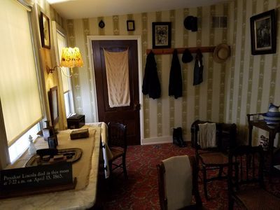 Washington, D.C.: Lincoln's Final Hours Audio Tour - photo 4